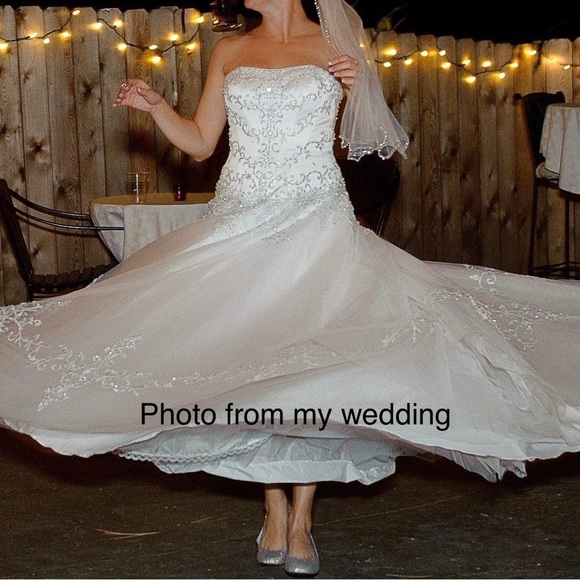 Ballgown Wedding Dress - Sz 8 - Strapless Tulle Satin Bodice - Picture 7 of 11